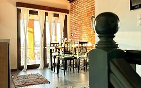 Meli'S House